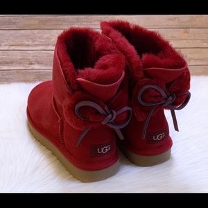 UGGS CLASSIC DOUBLE BOW MINI